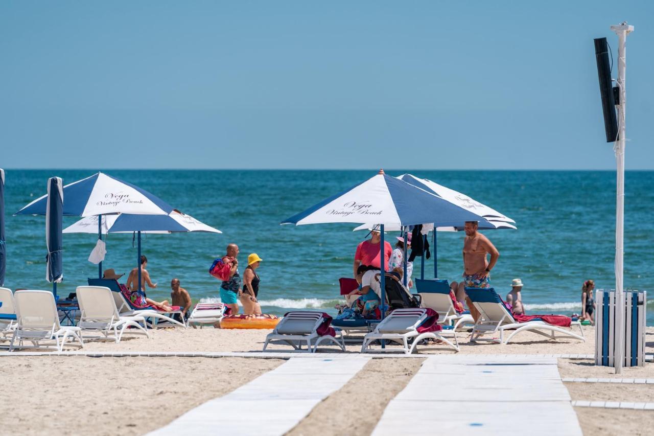 Moonlight Mamaia Apartments Extérieur photo