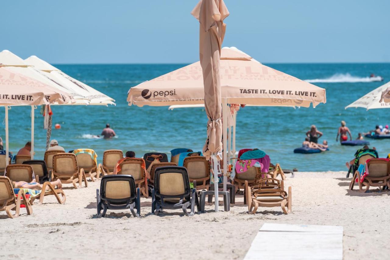Moonlight Mamaia Apartments Extérieur photo