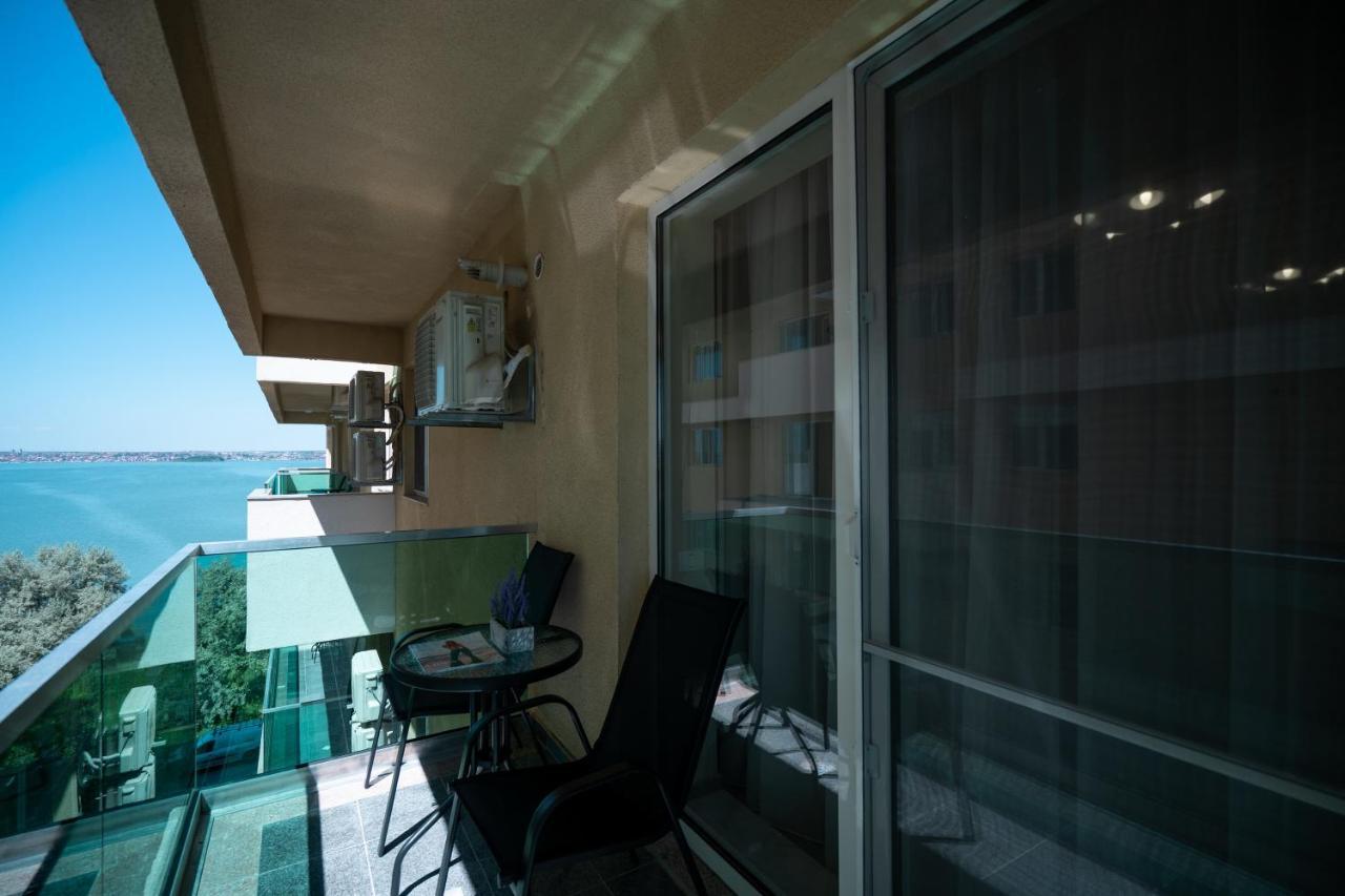 Moonlight Mamaia Apartments Extérieur photo